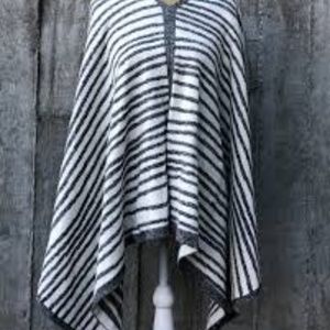 Chloe & Lex Zippy Stripe Poncho